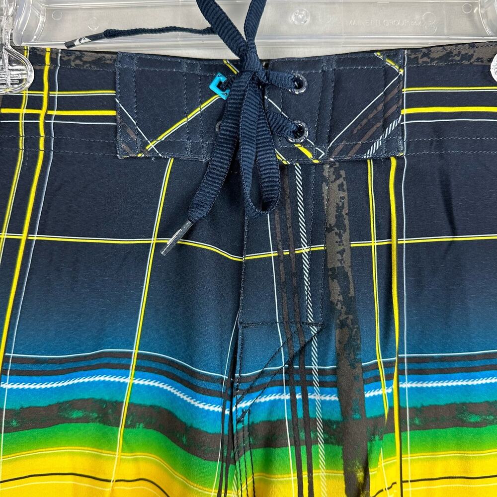 Quiksilver Men’s 30 Cypher Wonderland Board Shorts Stretch Cargo Plaid - Picture 2 of 11